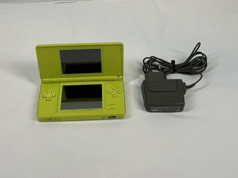 Nintendo DS Lite